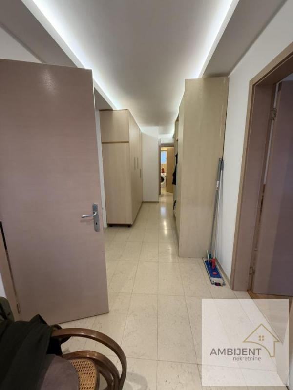 Stan na prodaju u Beogradu, Voždovac, cetvorosoban, 93m2, cena 265000 evra