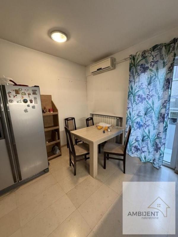 Stan na prodaju u Beogradu, Voždovac, cetvorosoban, 93m2, cena 265000 evra