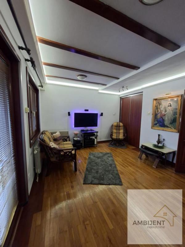 Stan na prodaju u Beogradu, Stari grad, cetvorosoban, 104m2, cena 450000 evra