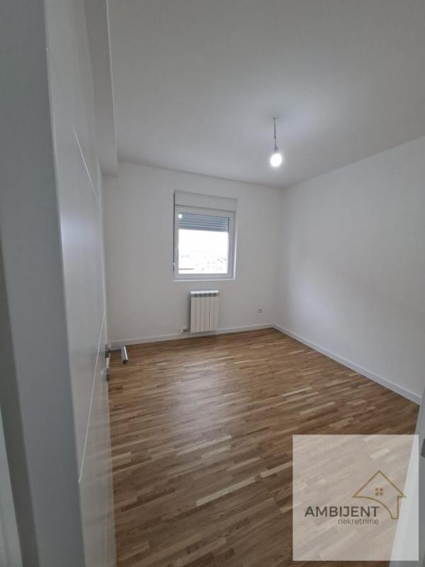 Stan na prodaju u Beogradu, Altina, dvoiposoban, 55m2, cena 101750 evra