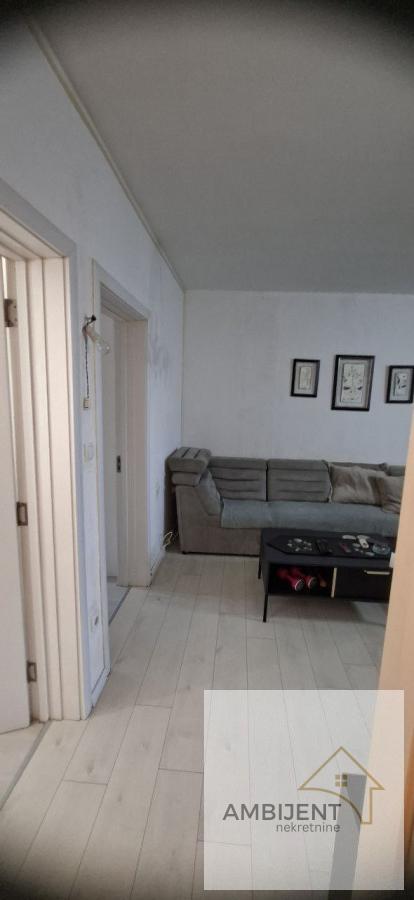 Stan na prodaju u Beogradu, Cara Dušana, trosoban, 55m2, cena 180000 evra