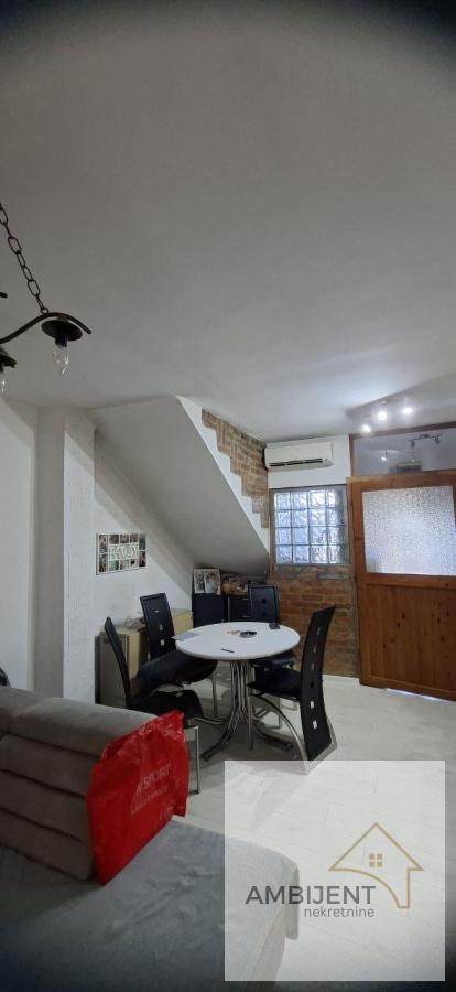 Stan na prodaju u Beogradu, Cara Dušana, trosoban, 55m2, cena 180000 evra