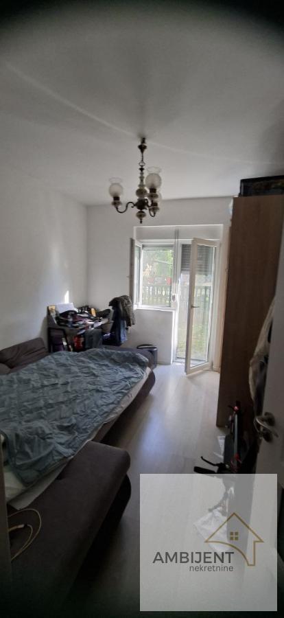 Stan na prodaju u Beogradu, Cara Dušana, trosoban, 55m2, cena 180000 evra