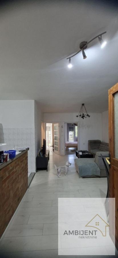 Stan na prodaju u Beogradu, Cara Dušana, trosoban, 55m2, cena 180000 evra