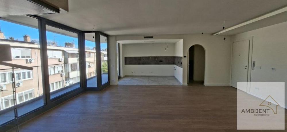 Stan na prodaju u Beogradu, Autokomanda, troiposoban, 133m2, cena 504400 evra