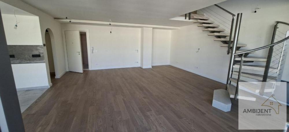 Stan na prodaju u Beogradu, Autokomanda, troiposoban, 133m2, cena 504400 evra