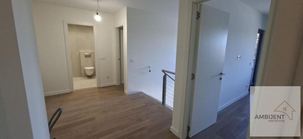 Stan na prodaju u Beogradu, Autokomanda, troiposoban, 133m2, cena 504400 evra