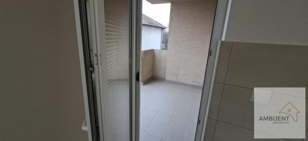 Stan na prodaju u Beogradu, Altina, dvoiposoban, 65m2, cena 135000 evra