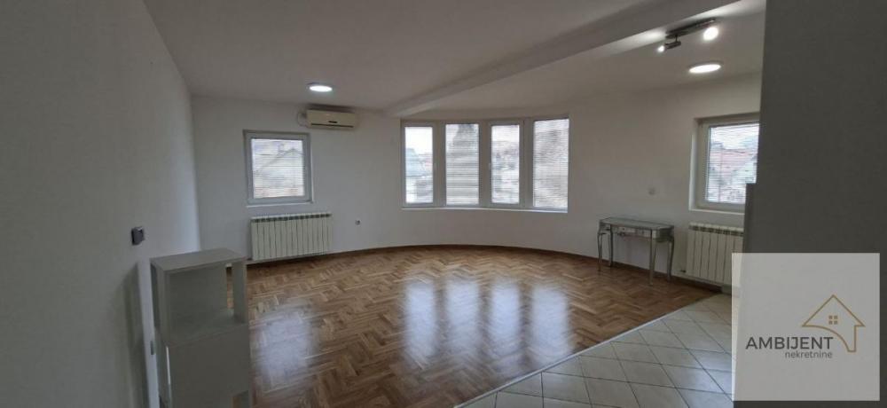 Stan na prodaju u Beogradu, Altina, dvoiposoban, 65m2, cena 135000 evra