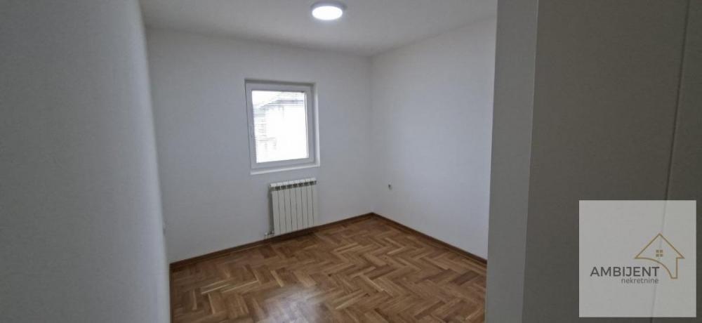 Stan na prodaju u Beogradu, Altina, dvoiposoban, 65m2, cena 135000 evra