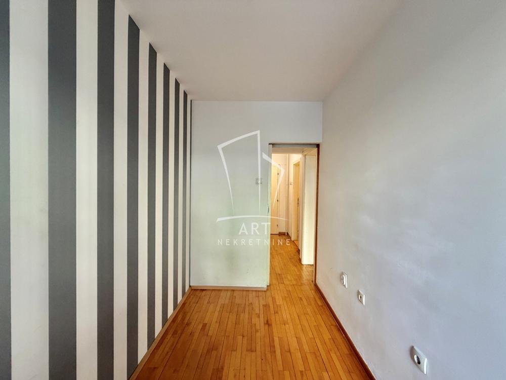 Stan na prodaju u Beogradu, Novi Beograd, jednoiposoban, 53m2, cena 170000 evra