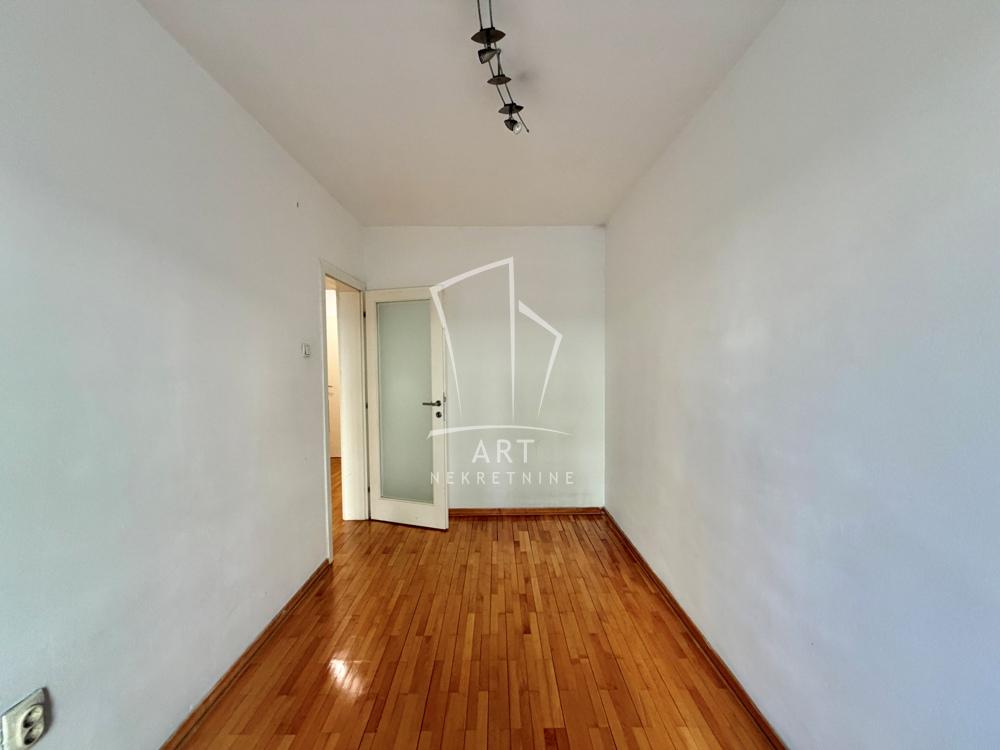 Stan na prodaju u Beogradu, Novi Beograd, jednoiposoban, 53m2, cena 170000 evra