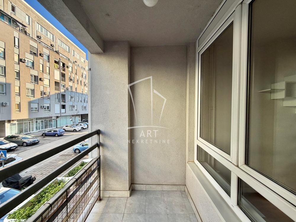 Stan na prodaju u Beogradu, Novi Beograd, jednoiposoban, 53m2, cena 170000 evra