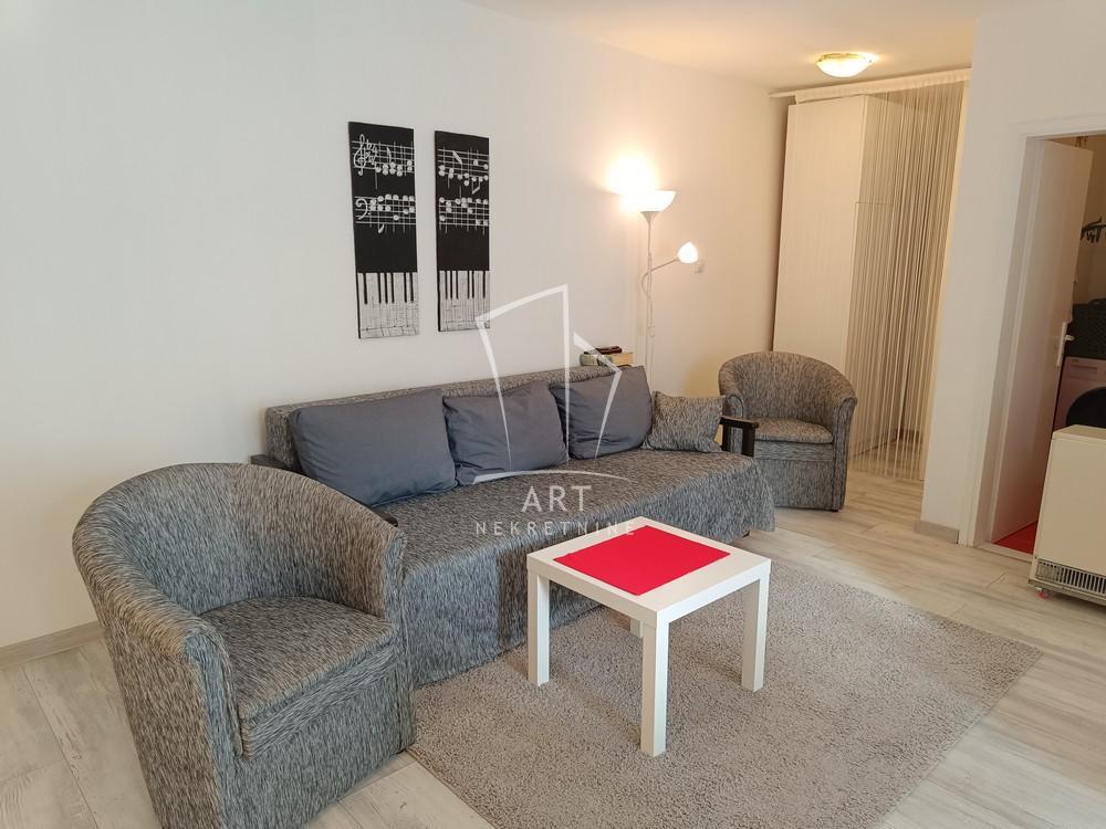 Stan na prodaju u Beogradu, Zemun, jednosoban, 31m2, cena 88000 evra