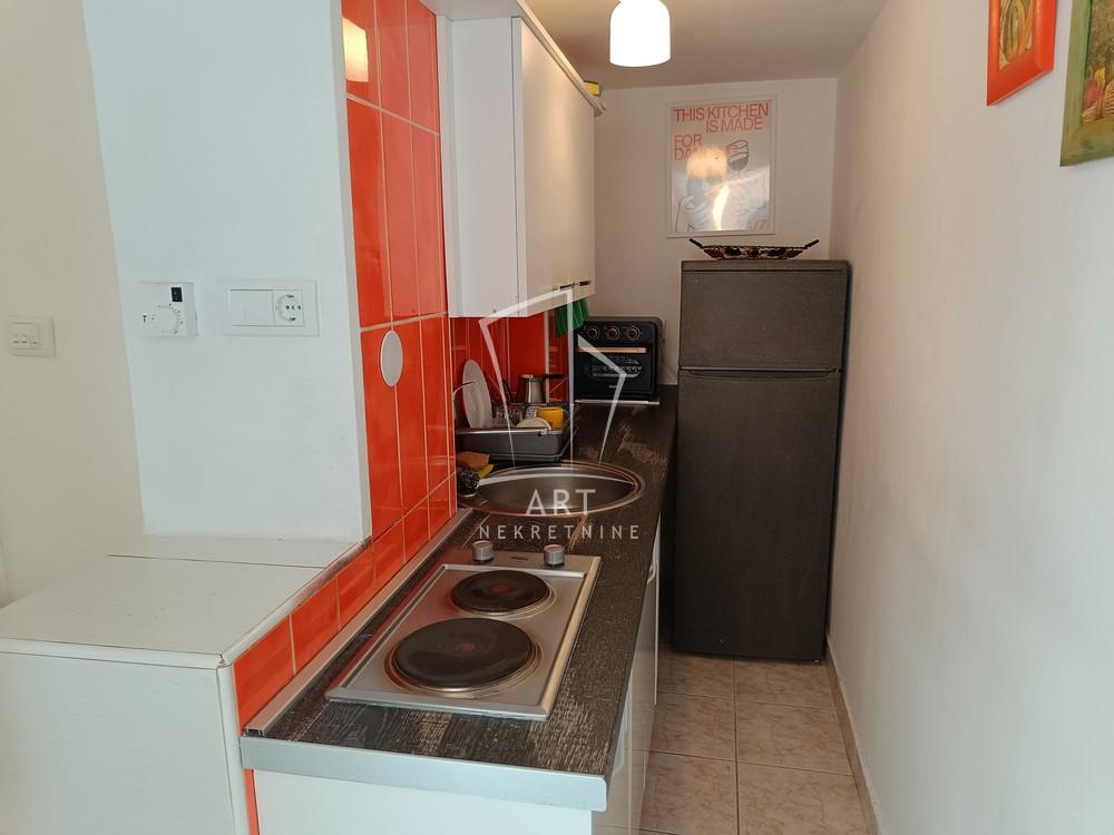 Stan na prodaju u Beogradu, Zemun, jednosoban, 31m2, cena 88000 evra