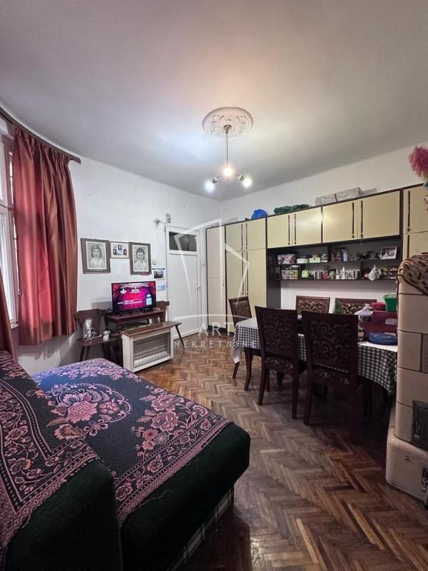Stan na prodaju u Beogradu, Kalenić pijaca, dvosoban, 46m2, cena 225000 evra