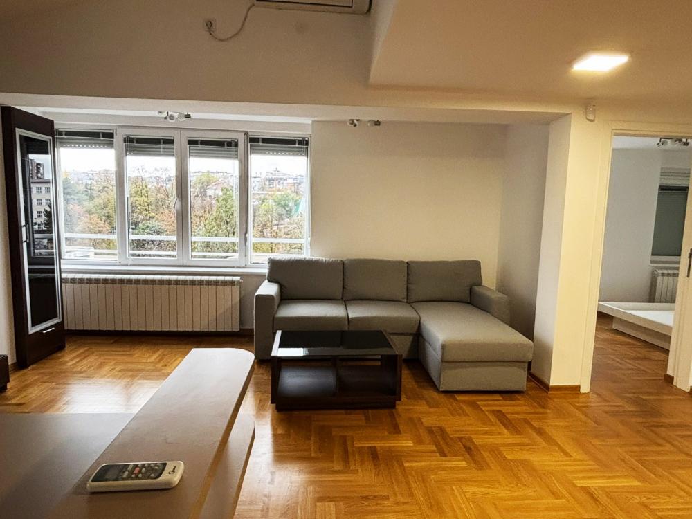 Stan na prodaju u Beogradu, Lion, cetvorosoban, 84m2, cena 180000 evra