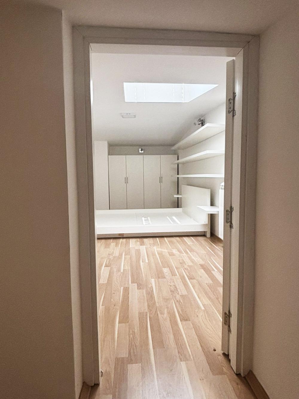 Stan na prodaju u Beogradu, Lion, cetvorosoban, 84m2, cena 180000 evra