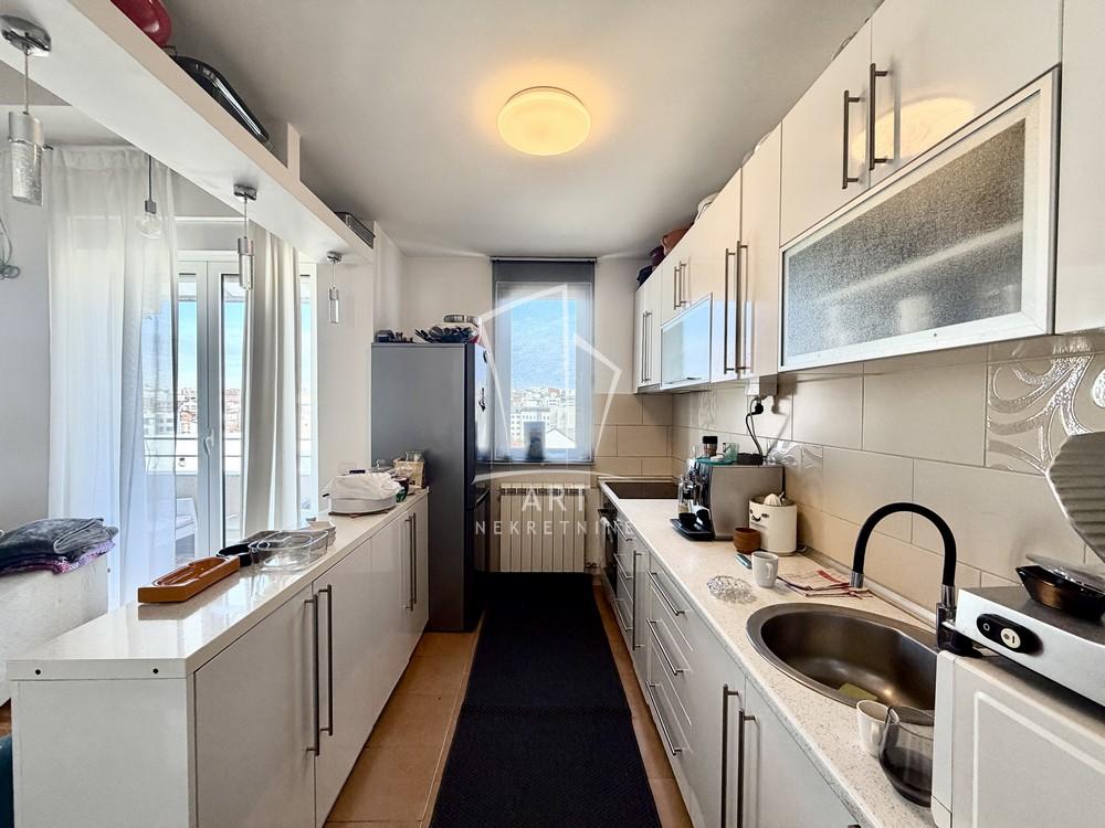 Stan na prodaju u Beogradu, Pašino brdo, cetvorosoban, 65m2, cena 338000 evra