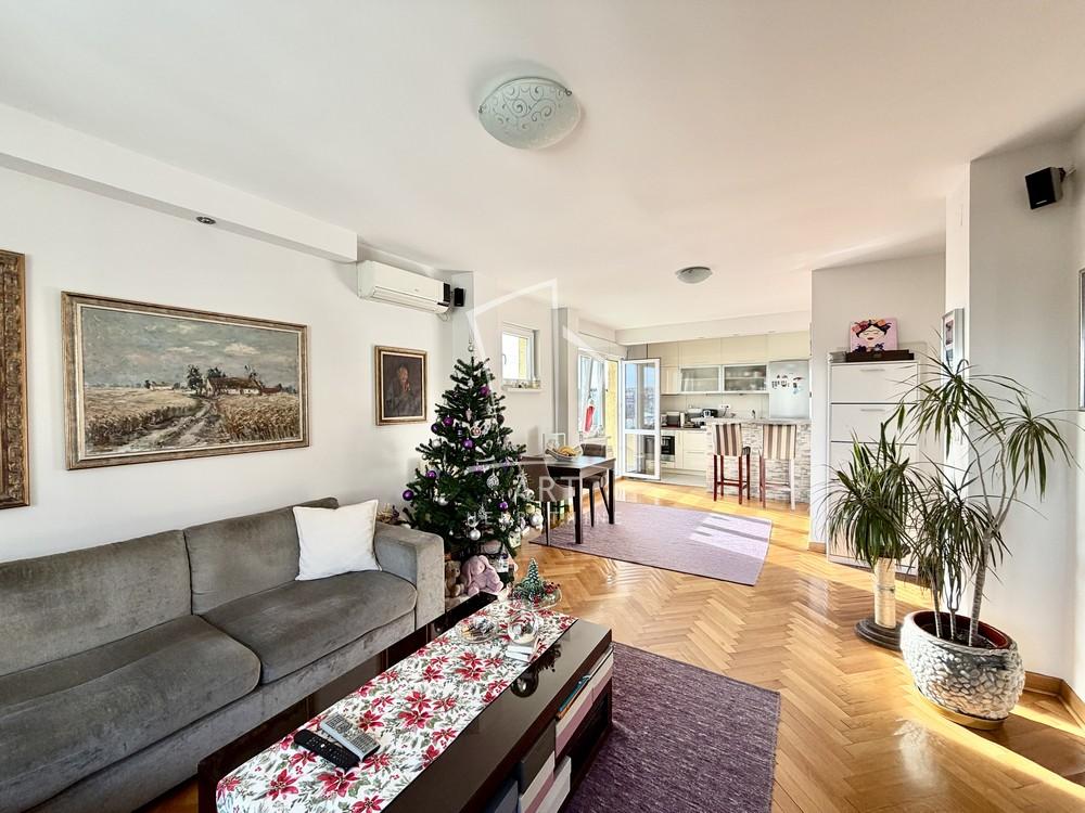 Stan na prodaju u Beogradu, Vračar, dvosoban, 56m2, cena 265000 evra