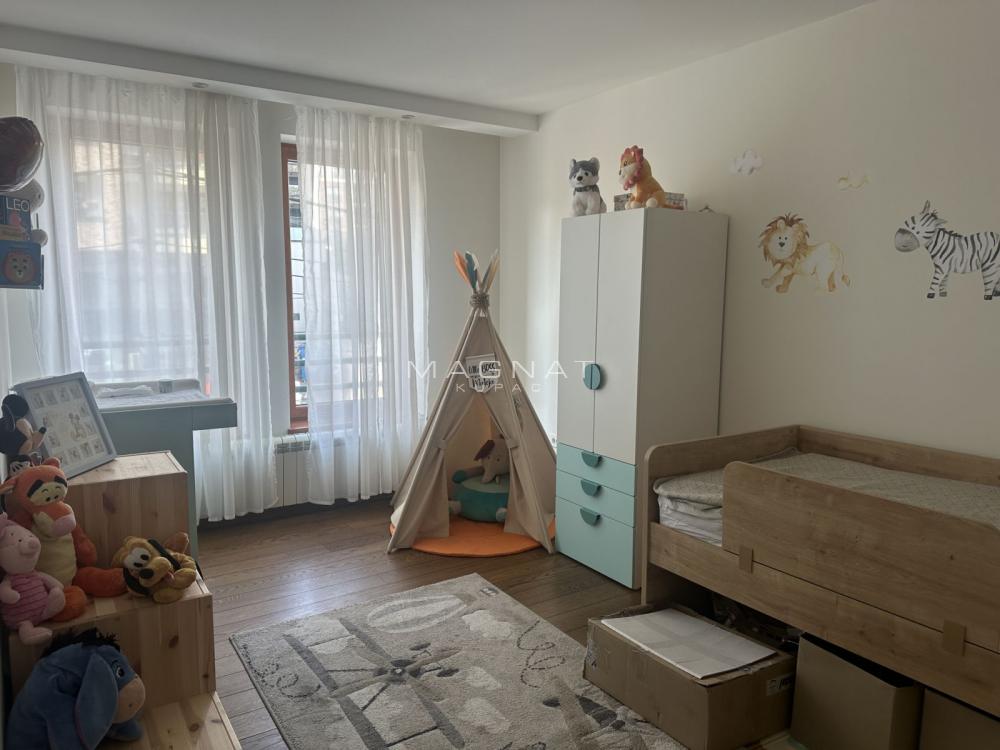 Stan na prodaju u Beogradu, Vračar, cetvorosoban, 115m2, cena 395000 evra