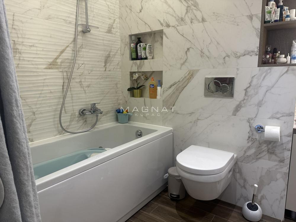 Stan na prodaju u Beogradu, Vračar, cetvorosoban, 115m2, cena 395000 evra