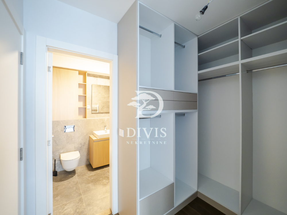 Stan na prodaju u Beogradu, Novi Beograd blok 58, cetvorosoban, 83m2, cena 390000 evra