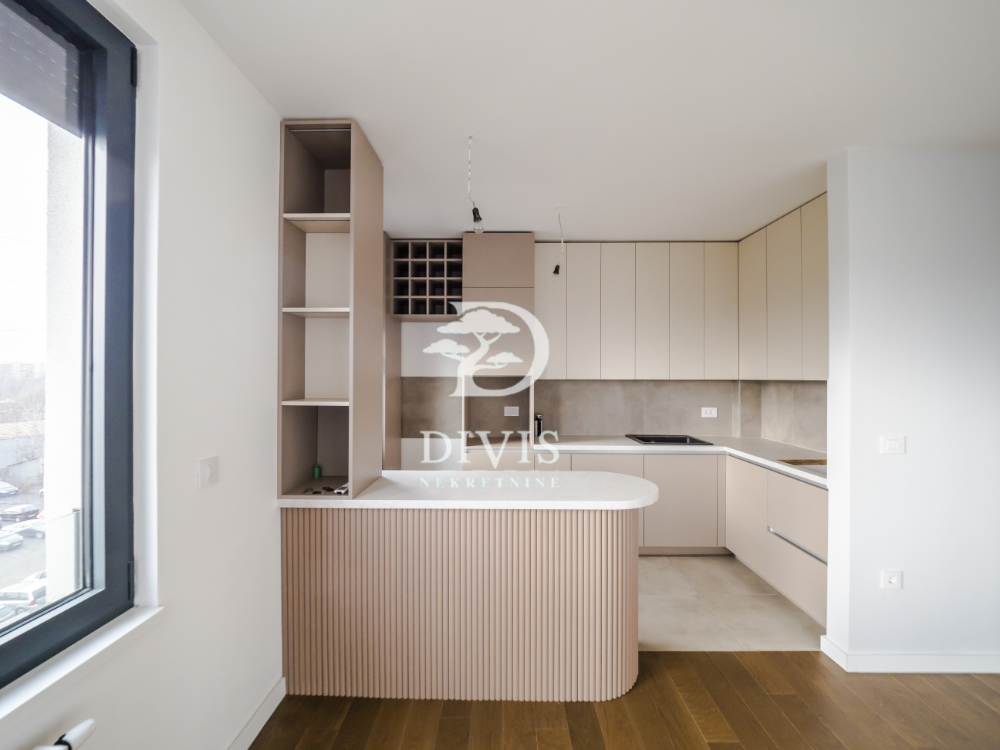 Stan na prodaju u Beogradu, Novi Beograd blok 58, cetvorosoban, 83m2, cena 390000 evra