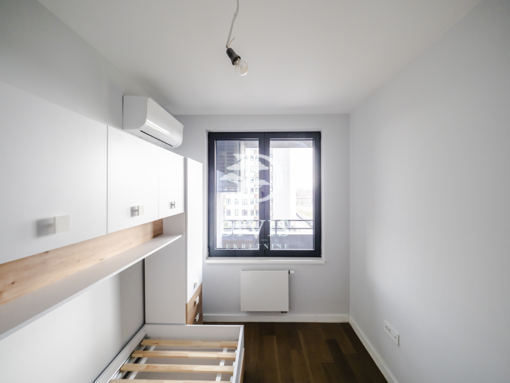 Stan na prodaju u Beogradu, Novi Beograd blok 58, cetvorosoban, 83m2, cena 390000 evra