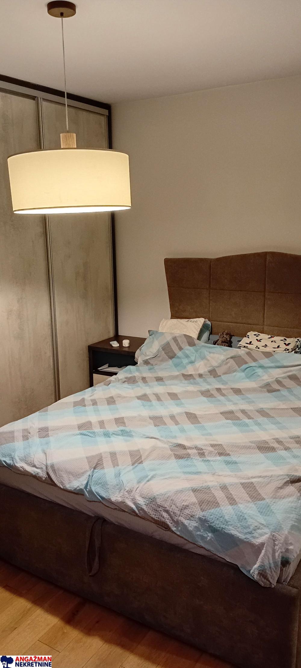 Stan na prodaju u Beogradu, Dorćol, cetvorosoban, 75m2, cena 370000 evra