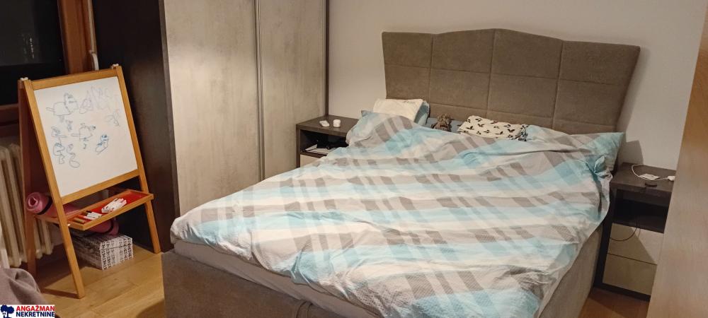 Stan na prodaju u Beogradu, Dorćol, cetvorosoban, 75m2, cena 370000 evra