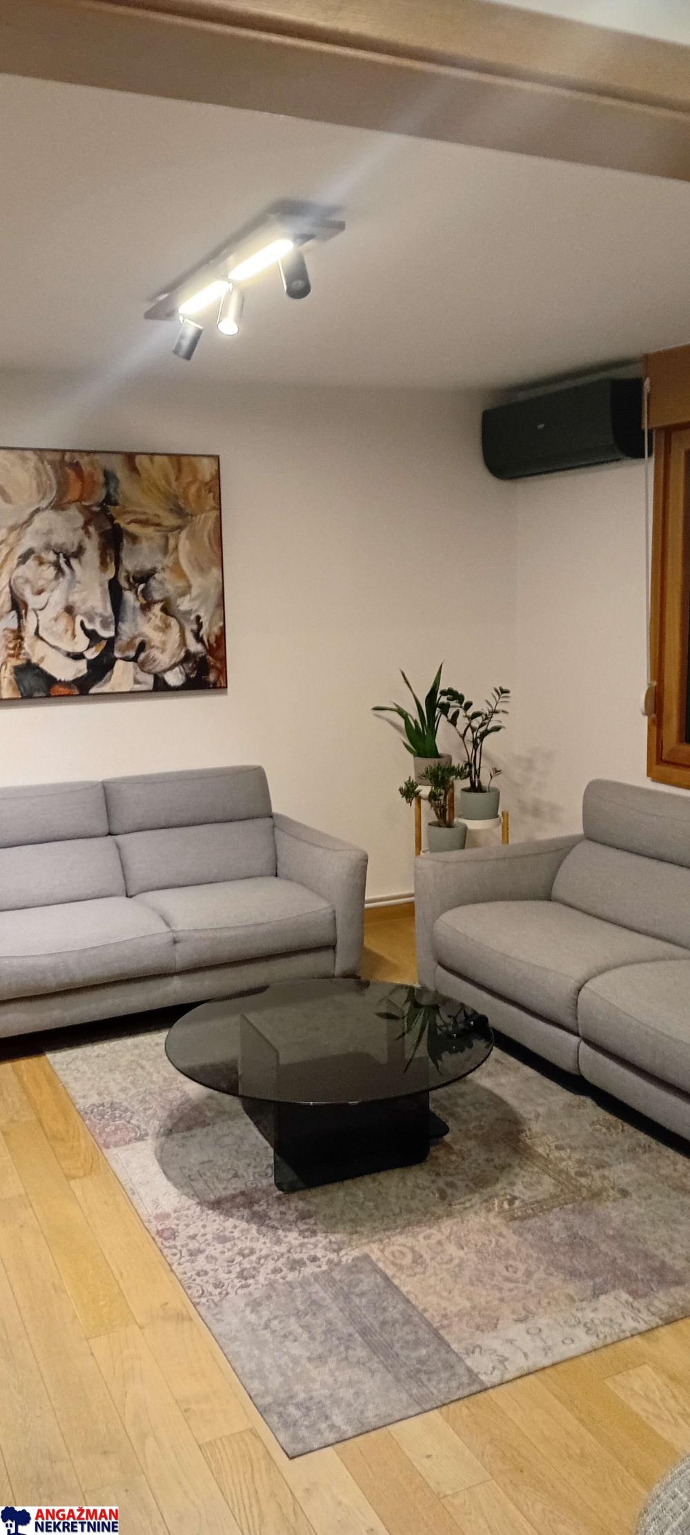 Stan na prodaju u Beogradu, Dorćol, cetvorosoban, 75m2, cena 370000 evra