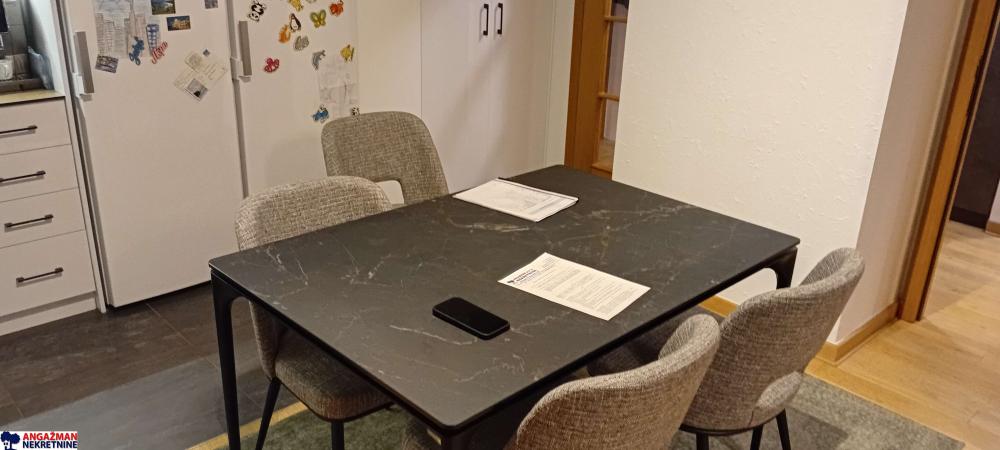 Stan na prodaju u Beogradu, Dorćol, cetvorosoban, 75m2, cena 370000 evra