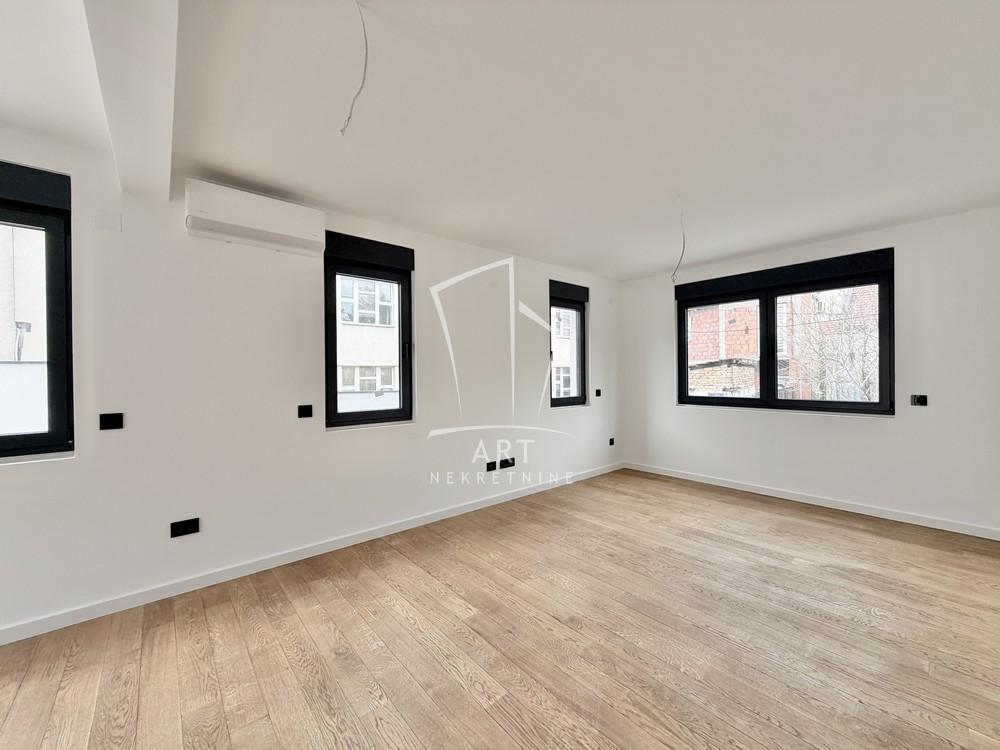 Stan na prodaju u Beogradu, Cvetkova pijaca, cetvorosoban, 74m2, cena 286000 evra