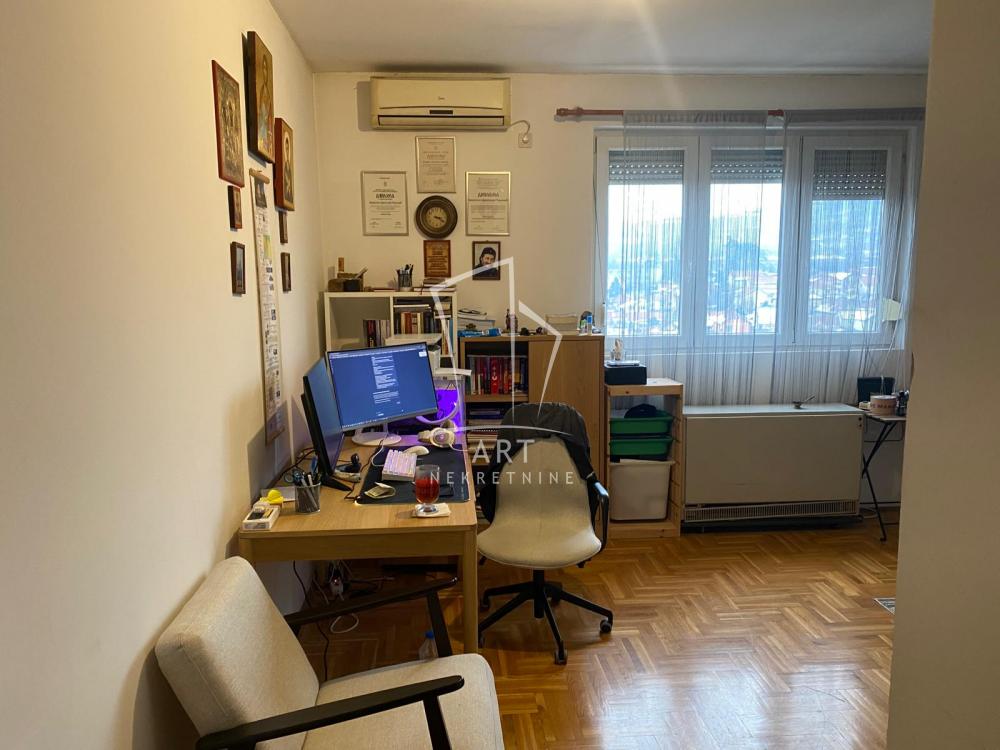 Stan na prodaju u Beogradu, Karaburma, dvoiposoban, 58m2, cena 142000 evra