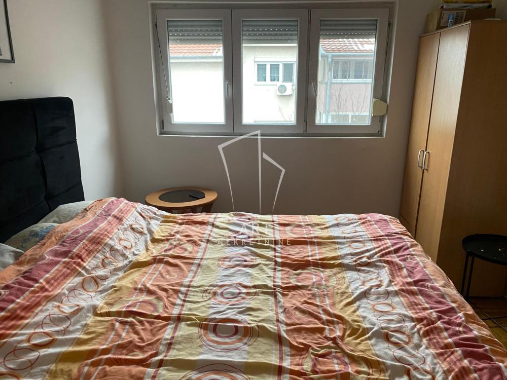 Stan na prodaju u Beogradu, Karaburma, dvoiposoban, 58m2, cena 142000 evra