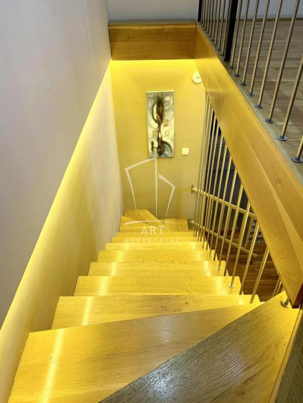 Stan na prodaju u Beogradu, Zvezdara, cetvorosoban, 157m2, cena 390000 evra