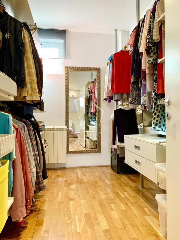 Stan na prodaju u Beogradu, Zvezdara, cetvorosoban, 157m2, cena 390000 evra