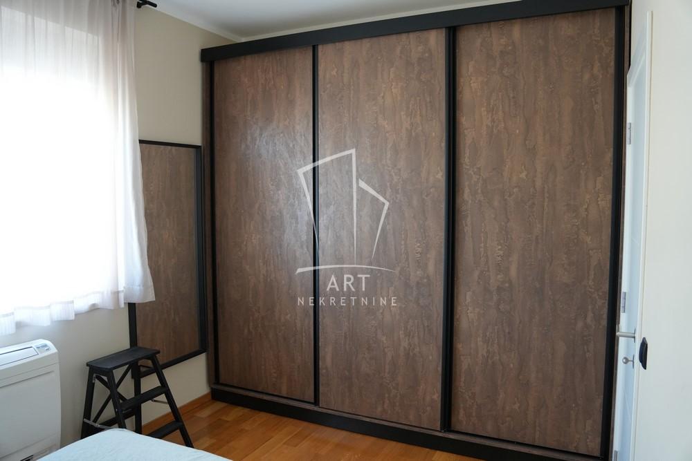 Stan na prodaju u Beogradu, Bulbulder, troiposoban, 83m2, cena 305000 evra