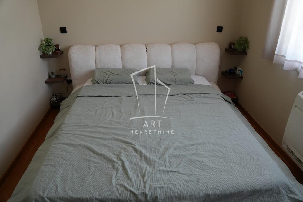 Stan na prodaju u Beogradu, Bulbulder, troiposoban, 83m2, cena 305000 evra