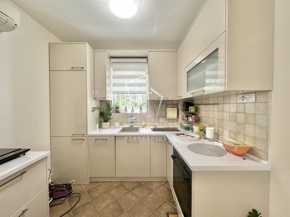 Stan na prodaju u Beogradu, Zvezdara 2, jednoiposoban, 33m2, cena 100000 evra