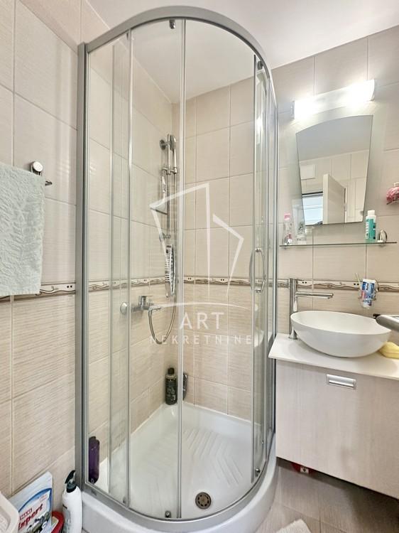 Stan na prodaju u Beogradu, Zvezdara 2, jednoiposoban, 33m2, cena 100000 evra