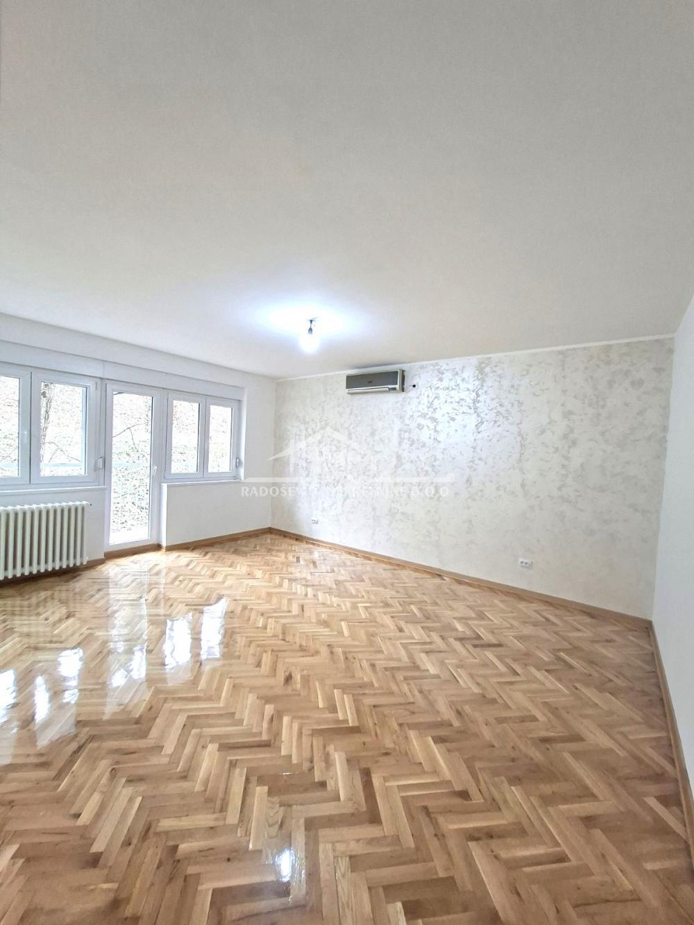 Stan na prodaju u Beogradu, Čukarica, trosoban, 75m2, cena 219000 evra