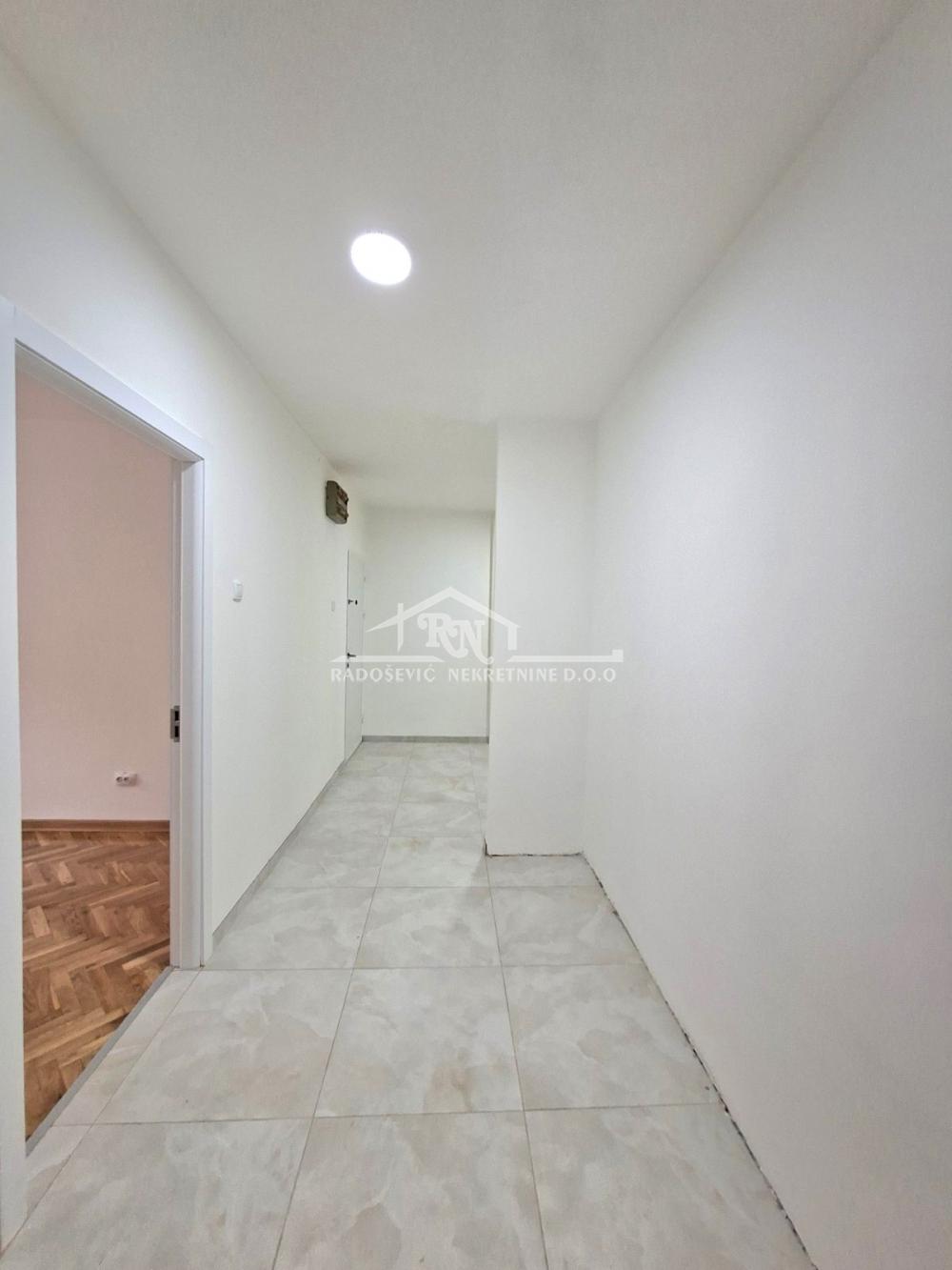 Stan na prodaju u Beogradu, Čukarica, trosoban, 75m2, cena 219000 evra