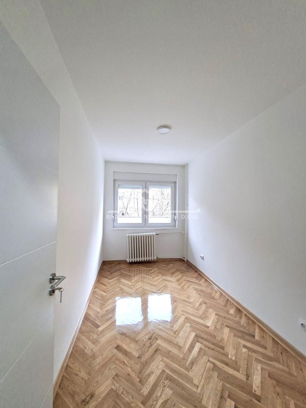 Stan na prodaju u Beogradu, Čukarica, trosoban, 75m2, cena 219000 evra