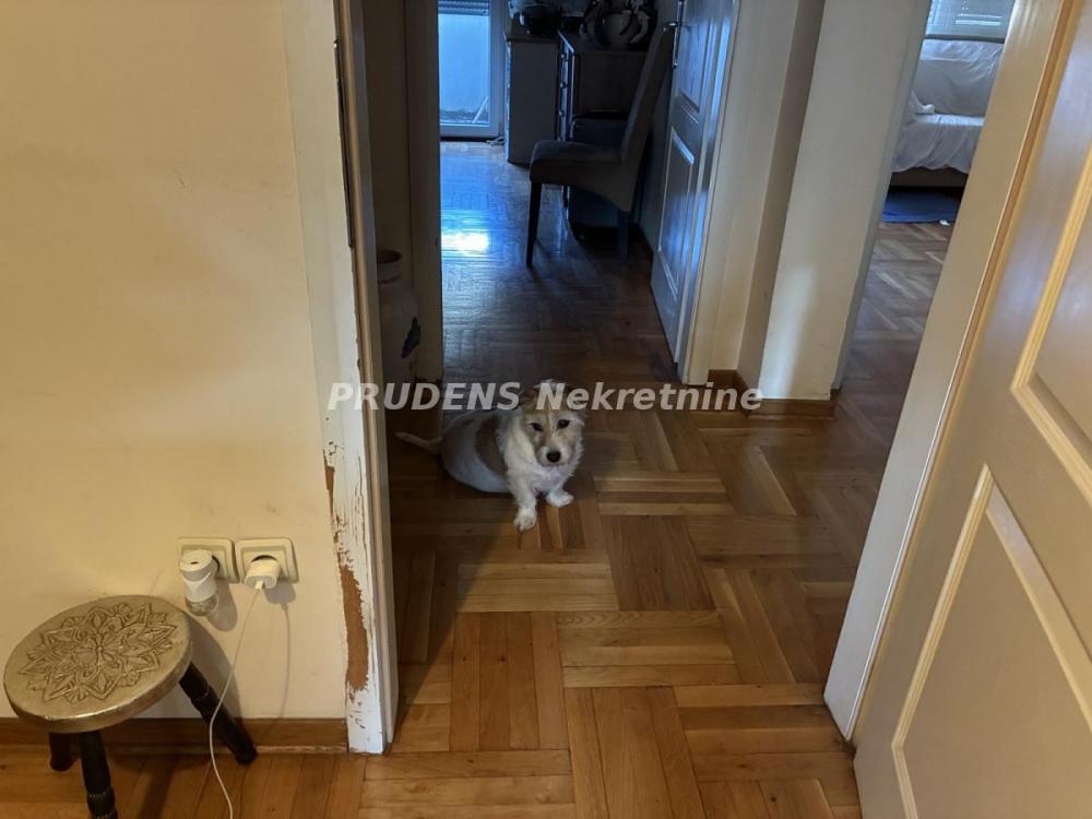 Stan na prodaju u Beogradu, Medaković 1, trosoban, 80m2, cena 210000 evra