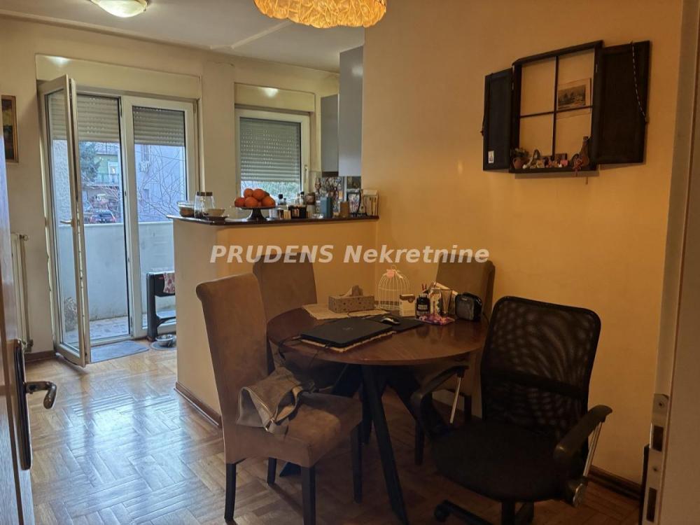 Stan na prodaju u Beogradu, Medaković 1, trosoban, 80m2, cena 210000 evra