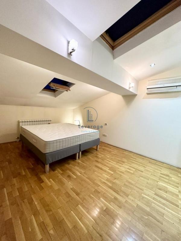 Stan na prodaju u Beogradu, Đeram pijaca, 160m2, cena 390000 evra