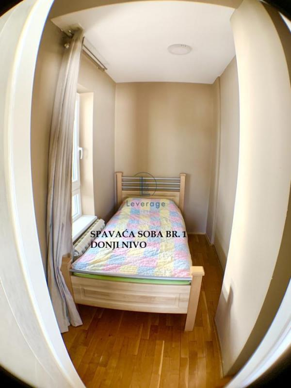 Stan na prodaju u Beogradu, Đeram pijaca, 160m2, cena 390000 evra