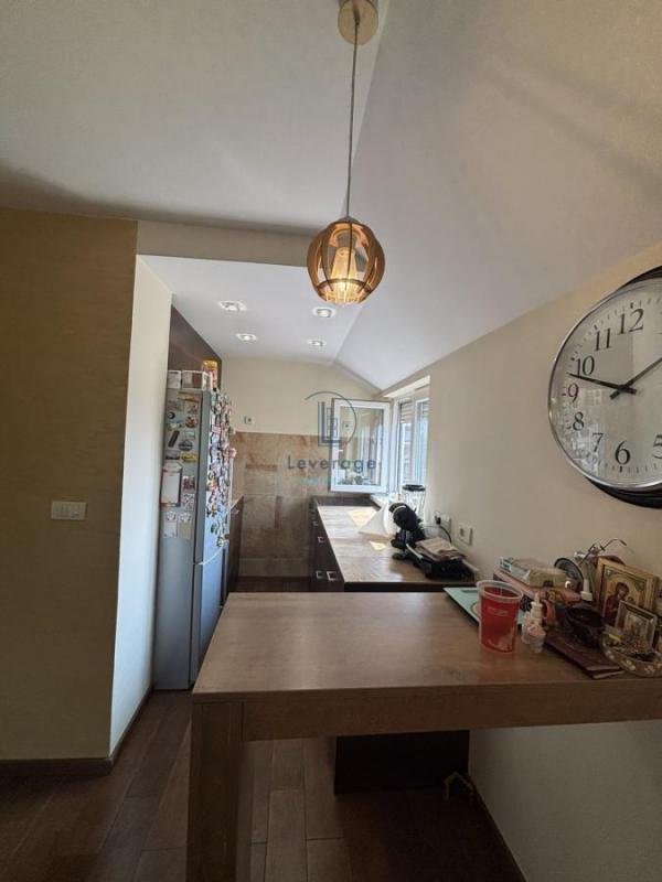 Stan na prodaju u Beogradu, Banovo brdo, cetvorosoban, 58m2, cena 162000 evra